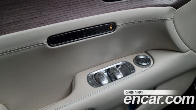 Genesis G90 (RS4) бензин 3.5 турбо AWD, 2025 16