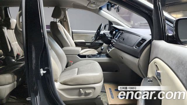 Kia All New Carnival Noblesse, 2017 10
