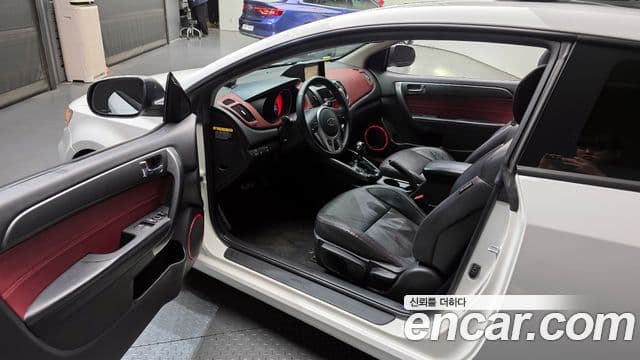 Kia Forte купе Prestige, 2013 10