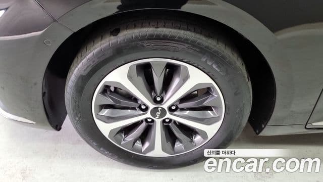 Kia K8 гибрид Noblesse, 2022 все фото