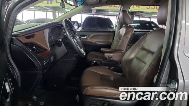 Toyota Sienna, 2017 все фото