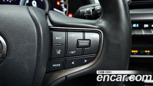 Lexus UX250h, 2021 18