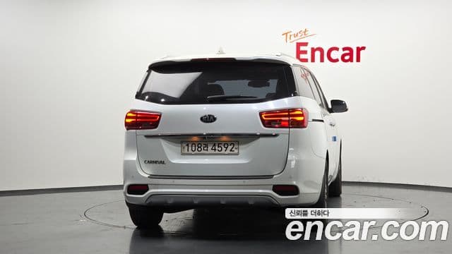 Kia The / новый New Carnival Luxury, 2019 4