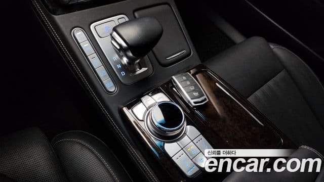 Genesis G90 Premium Luxury, 2021 9