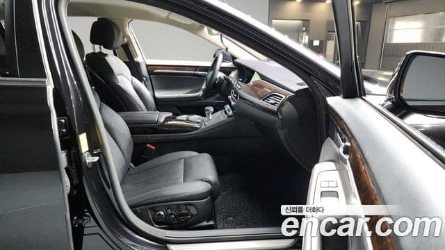 Genesis G90 Premium Luxury, 2021 10