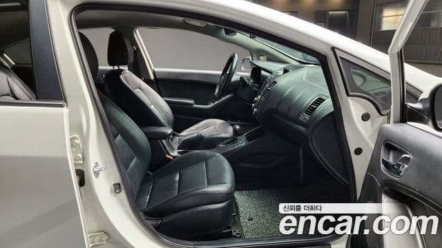 Kia K3 Prestige, 2013 10