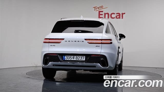 Genesis GV70, 2024 4