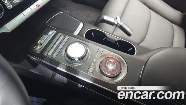 Genesis GV70, 2024 9