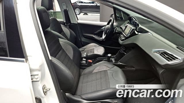 Peugeot 2008 1.6 e-HDi Felline L, 2015 10