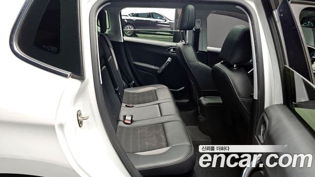 Peugeot 2008 1.6 e-HDi Felline L, 2015 11