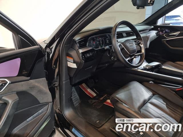 Audi e-Tron, 2021 10