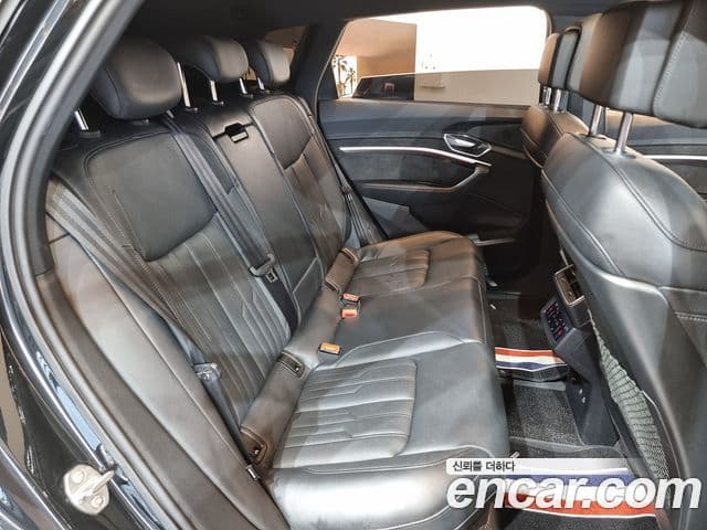 Audi e-Tron, 2021 11