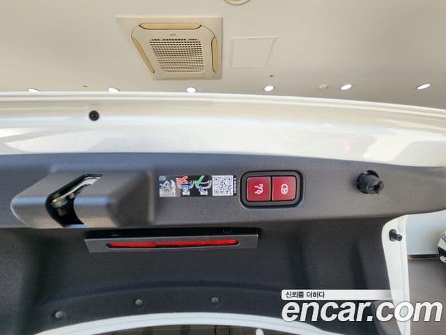 Mercedes-Benz E-класс W214 AMG Line, 2026 16