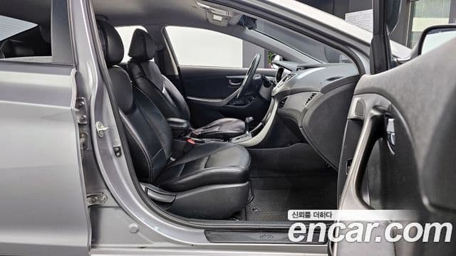 Hyundai Avante MD Premier, 2011 10