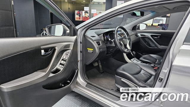 Hyundai Avante MD Premier, 2011 11