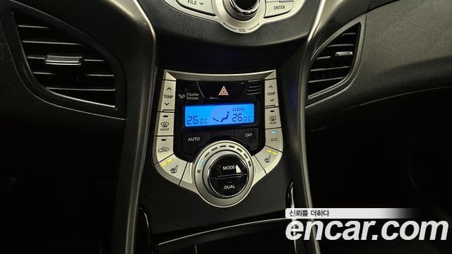 Hyundai Avante MD Premier, 2011 15