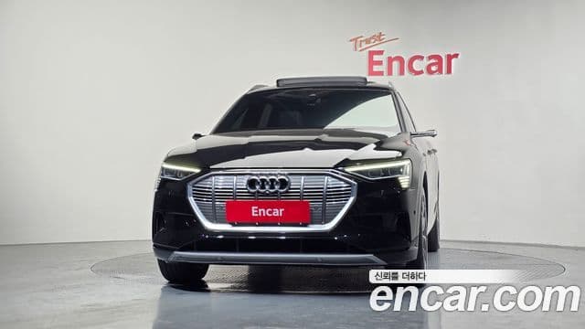 Audi e-Tron, 2022 3