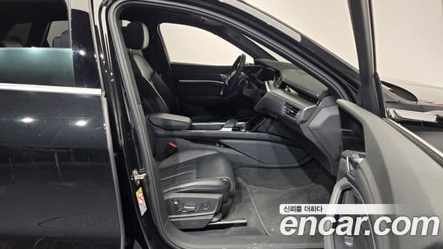 Audi e-Tron, 2022 11