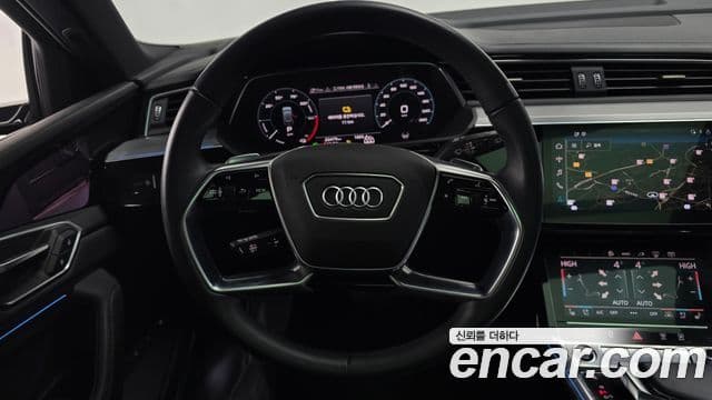 Audi e-Tron, 2022 13