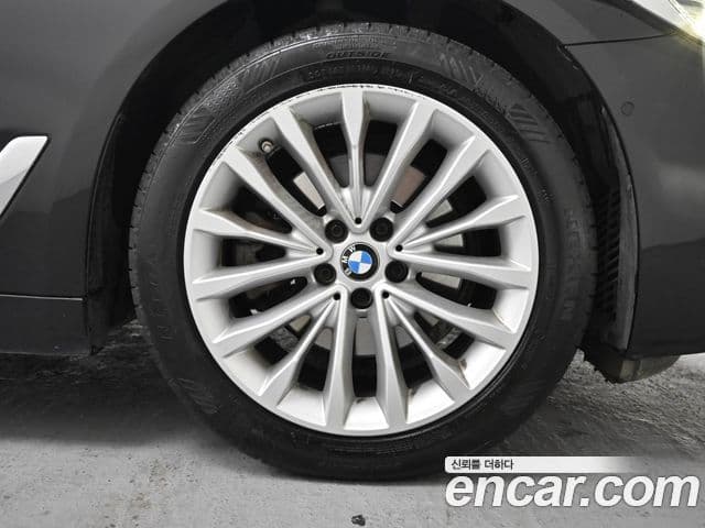 BMW 5시리즈 (G30) Luxury, 2023 все фото