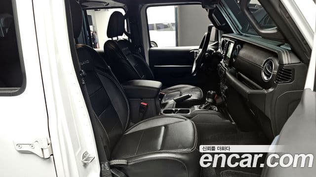 Jeep Wrangler (JL) 2.0 Overland 4도어, 2021 10