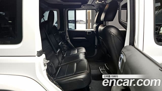 Jeep Wrangler (JL) 2.0 Overland 4도어, 2021 12