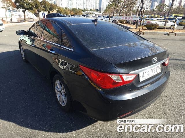 Hyundai YF Sonata люксовая версия, 2010 1