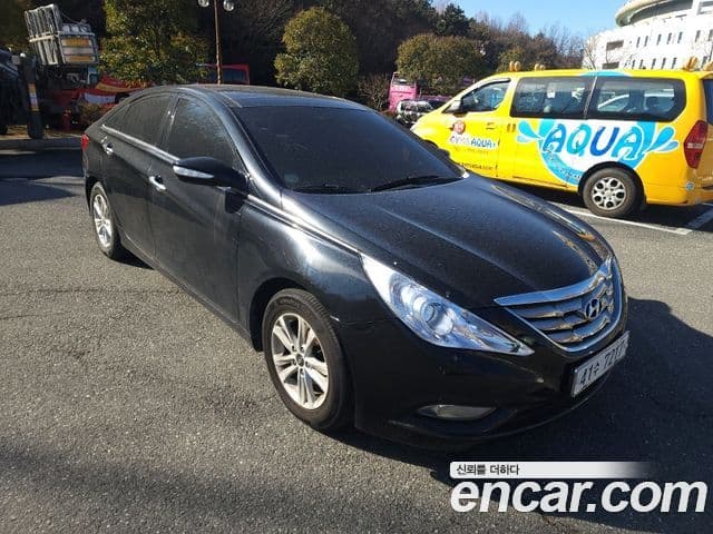 Hyundai YF Sonata люксовая версия, 2010 3