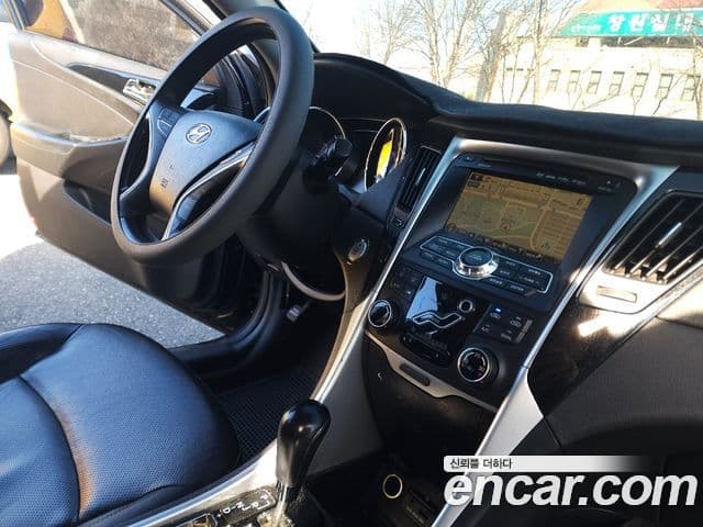 Hyundai YF Sonata люксовая версия, 2010 8