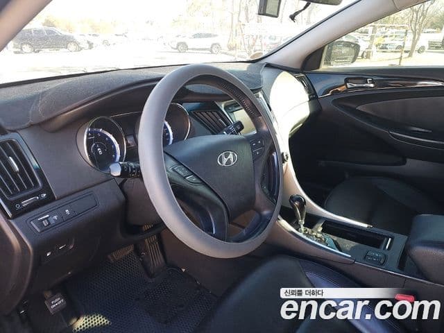 Hyundai YF Sonata люксовая версия, 2010 10