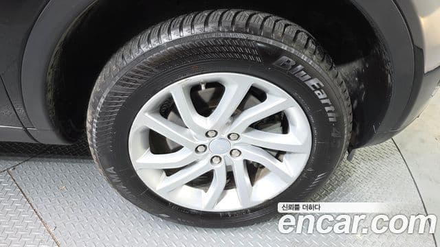 Land Rover Discovery Sport 2.0 TD4 SE (150 hp), 2019 все фото