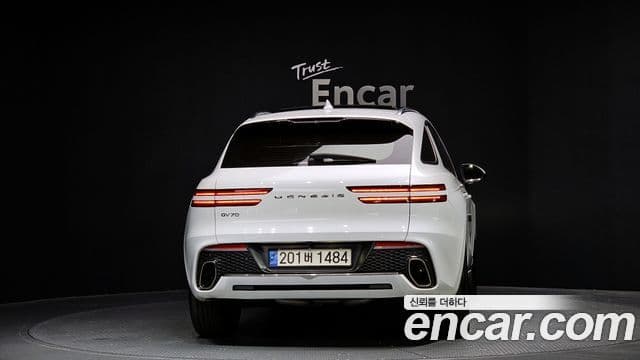 Genesis GV70, 2021 4