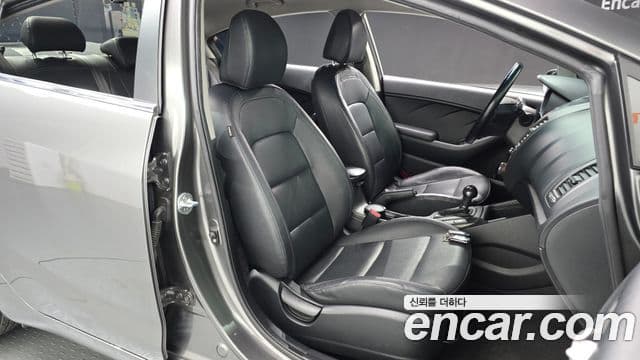 Kia K3 Trendy, 2013 10