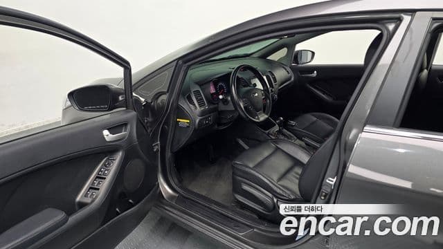 Kia K3 Trendy, 2013 11