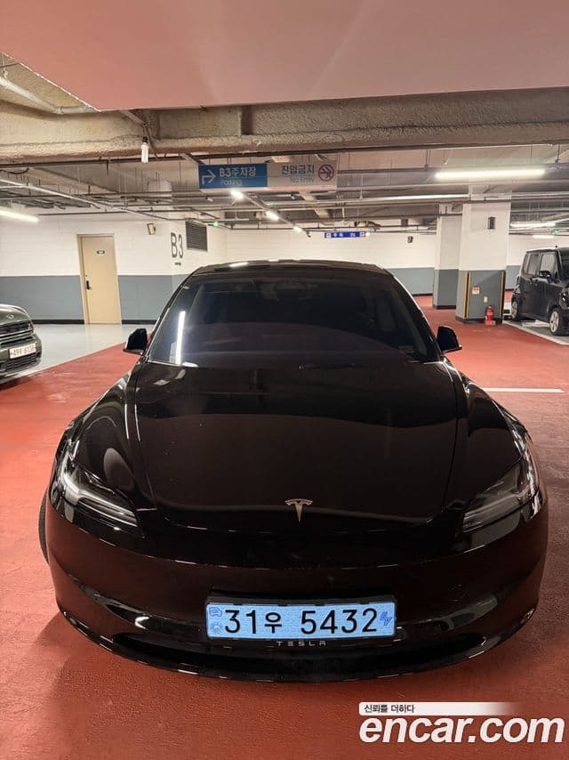 Tesla модель 3, 2024 1