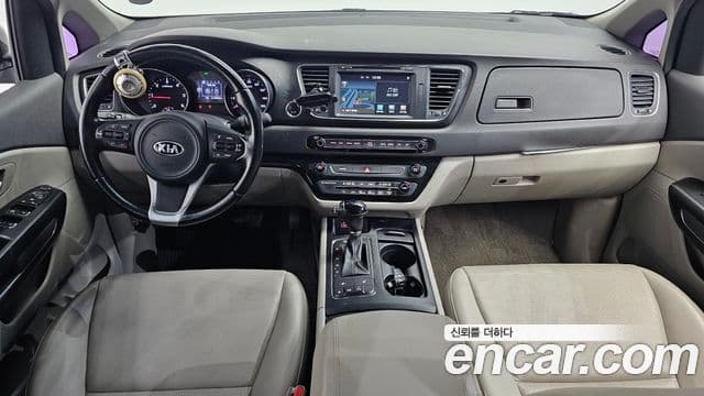 Kia All New Carnival Luxury, 2016 7