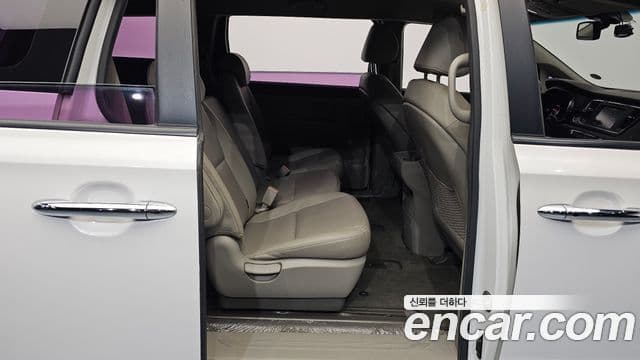Kia All New Carnival Luxury, 2016 12