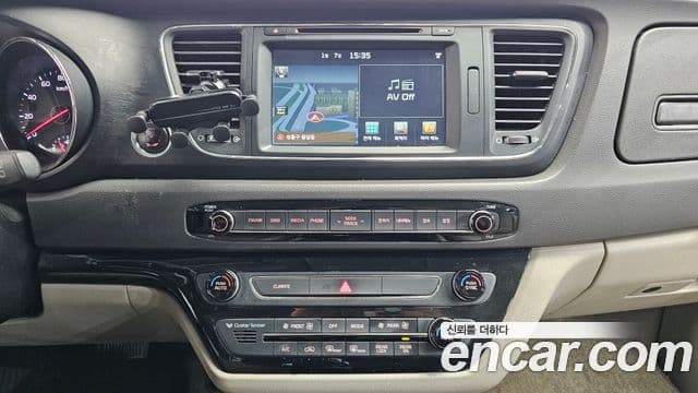 Kia All New Carnival Luxury, 2016 16