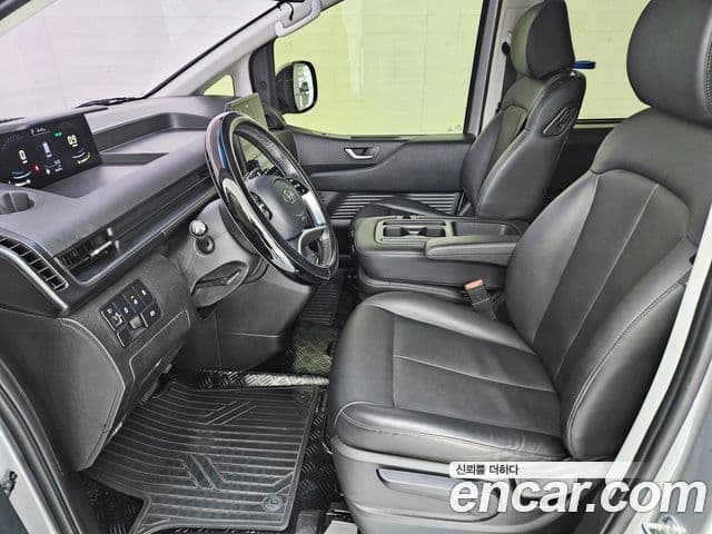 Hyundai Staria Modern, 2023 12