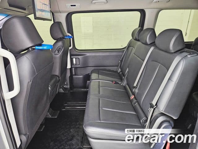 Hyundai Staria Modern, 2023 13
