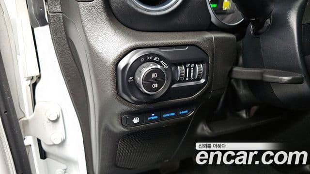 Jeep Wrangler (JL) 2.0 Overland 4도어 4xe, 2022 18