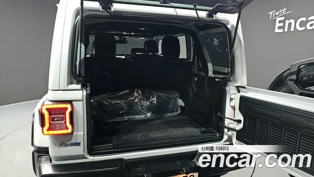 Jeep Wrangler (JL) 2.0 Overland 4도어 4xe, 2022 20