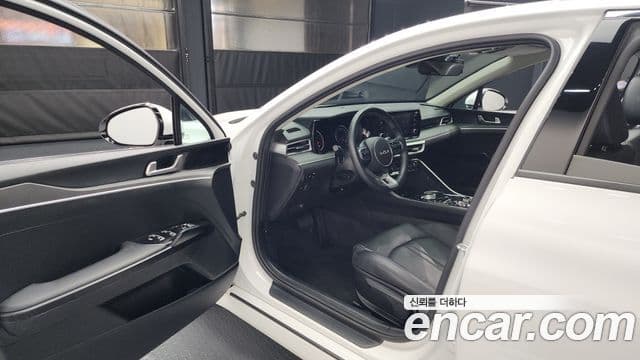 Kia K5 3세대 Standard, 2023 10