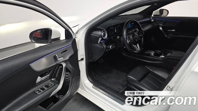 Mercedes-Benz A-класс W177 A220 седан, 2022 11