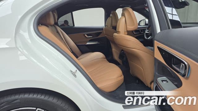 Mercedes-Benz E-класс W214 AMG Line, 2026 12