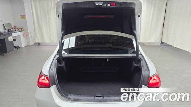 Mercedes-Benz E-класс W214 AMG Line, 2026 20