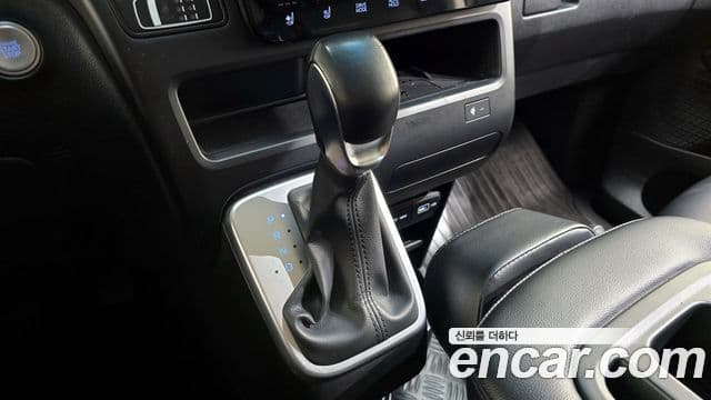 Hyundai Staria Modern, 2023 9