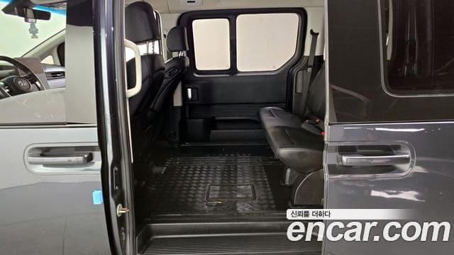 Hyundai Staria Modern, 2023 11