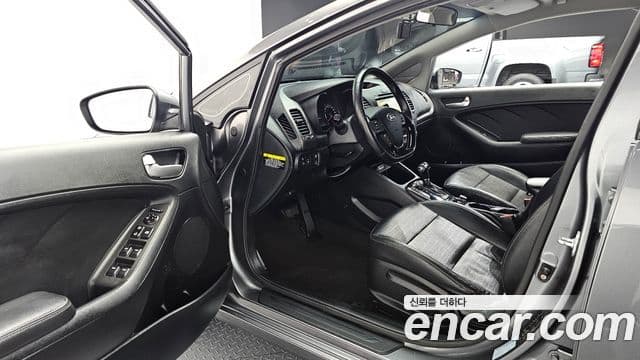 Kia The / новый New K3 Style, 2017 11