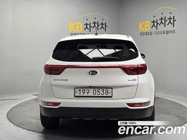 Kia Sportage 4세대 дизель 1.7 2WD Trendy, 2016 6